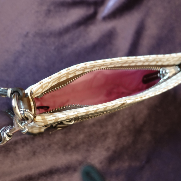 Coach Penelope Op Art Handbag/Clutch/Wristlet - Picture 4 of 8